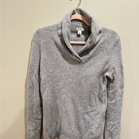 L.L. Bean Heather Gray Pullover - Picture 3 of 4